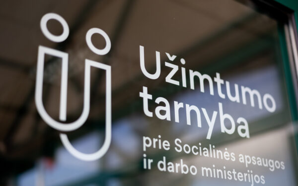 Molėtų rajone bankrutuoja didelė medinių statinių gamintoja: atleis visus 87 darbuotojus