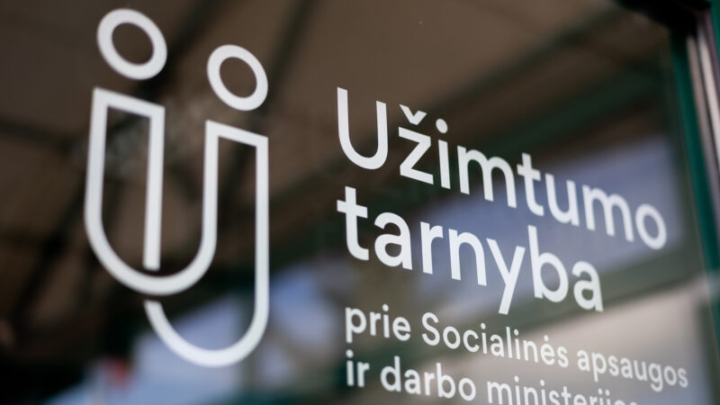 Molėtų rajone bankrutuoja didelė medinių statinių gamintoja: atleis visus 87 darbuotojus