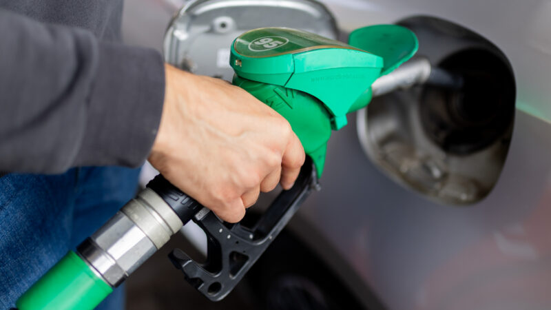 Degalinių rinka keičiasi: „Emsi“ stiprina pozicijas Kaune ir Vilniuje