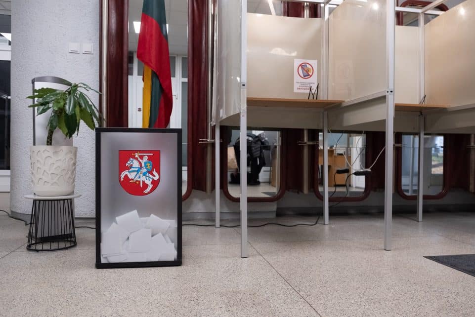 Lietuvos socialdemokratų partijos (LSDP) pirmininkė Vilija Blinkevičiūtė atidavė balsą Seimo rinkimuose. ELTA / Ervin Rauluševičius