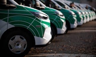 26 tarnybinių policijos automobilių (Ford Transit Custom) perdavimo policijos įstaigoms ceremonija. ELTA / Josvydas Elinskas