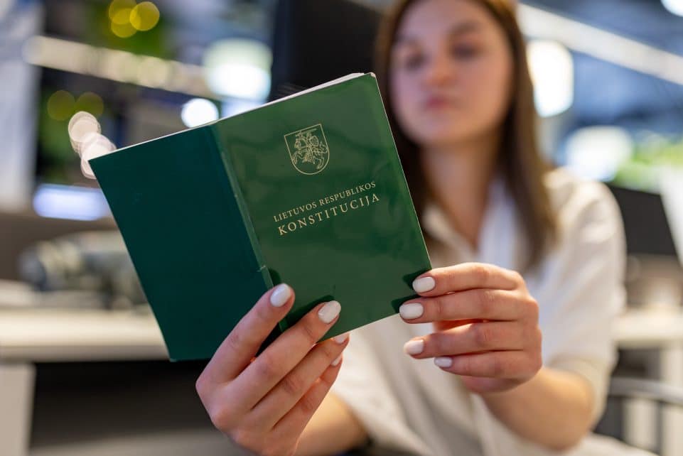 Lietuvos Respublikos Konstitucija. ELTA / Julius Kalinskas