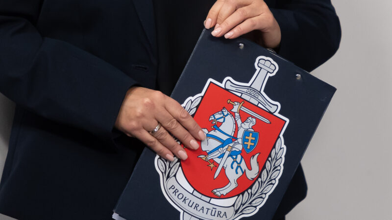 Išpuolis servise Žiežmariuose: panaudotas ginklas ir smurtas, kaltinamųjų byla pasiekė teismą