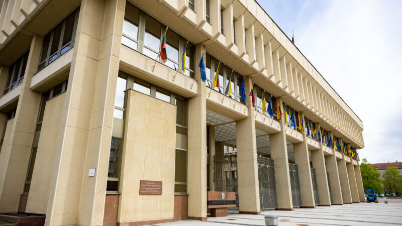 Valdyba skeptiškai įvertino siūlymą Šv. Patriko dienai paminėti savaitei apšviesti Seimą