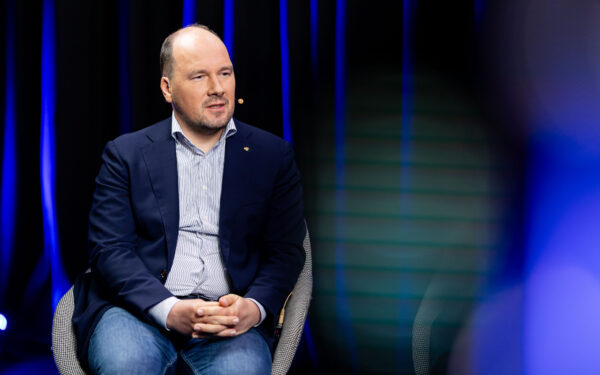 Šokiruojanti prognozė: atlyginimai augs, bet ekonomistai įspėja – artėja pavojingas burbulas