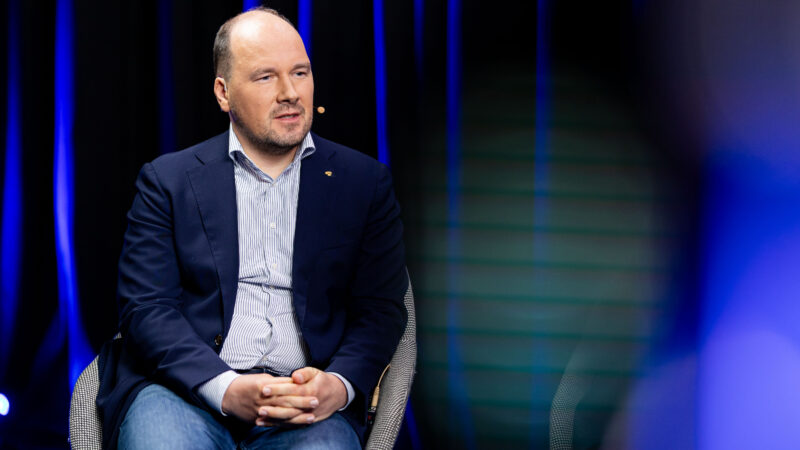 Šokiruojanti prognozė: atlyginimai augs, bet ekonomistai įspėja – artėja pavojingas burbulas
