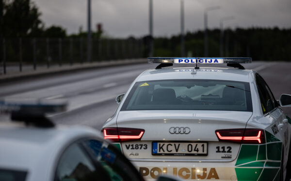 Daugiabutyje Šiauliuose rastas vyro kūnas: aplinkybes aiškinasi policija