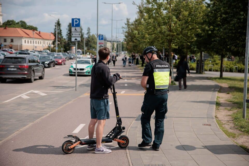Mikrojudumo priemonių reidas su policijos pareigūnais ir Vilniaus meru. ELTA / Josvydas Elinskas