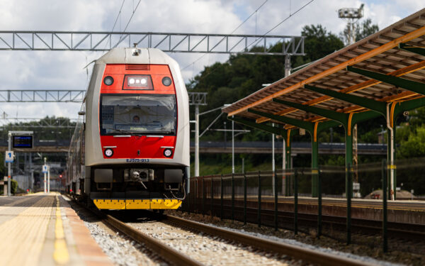 Gera žinia keliautojams traukiniu: Šv. Velykų proga paskelbta didelė nuolaida bilietams