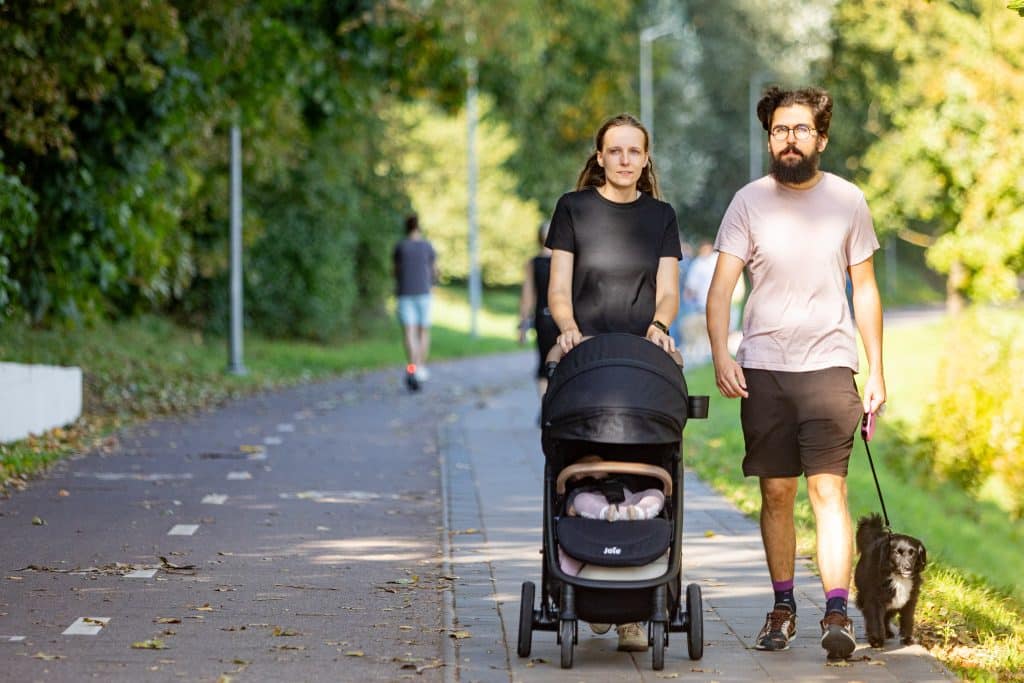Vilniečiai mėgaujasi grįžusia šiluma. ELTA / Ervin Rauluševičius