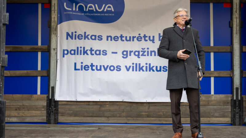 „Matysime artimiausiomis dienomis“: nežinia dėl vilkikų srauto kelia įtampą
