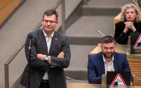 Į Lietuvą – nebe taip paprastai: Seimas nusitaikė į piktnaudžiaujančius studento statusu