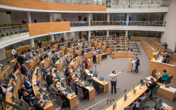 Partnerystės klausimas grįžta su jėga: Seime bręsta sprendimai, kurie gali pakeisti viską