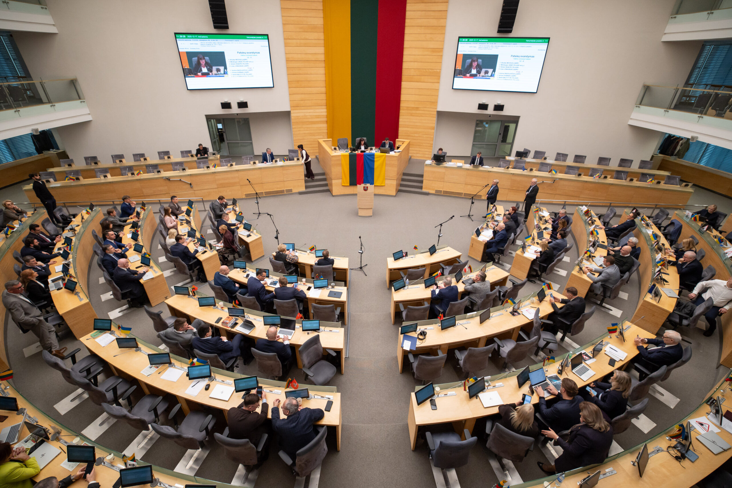 Dėmesys moterims: Seimas svarstys mažesnį PVM būtinoms higienos priemonėms