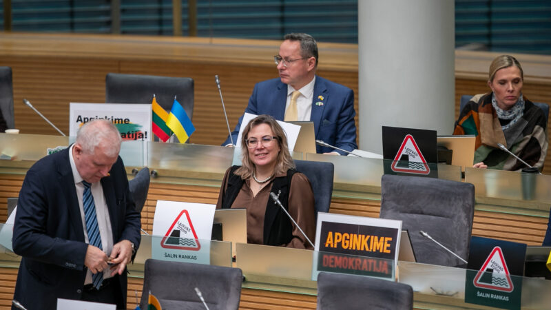 Dėl akademinės etikos pažeidimo – spaudimas VTEK nariui: parlamentarai reikalauja atleidimo