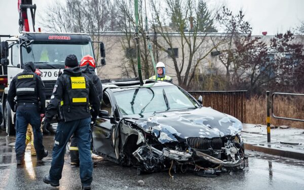 Prokuratūra atskleidė šokiruojančias detales: į Nevėžį įlėkęs BMW vairuotojas buvo neblaivus ir apsvaigęs