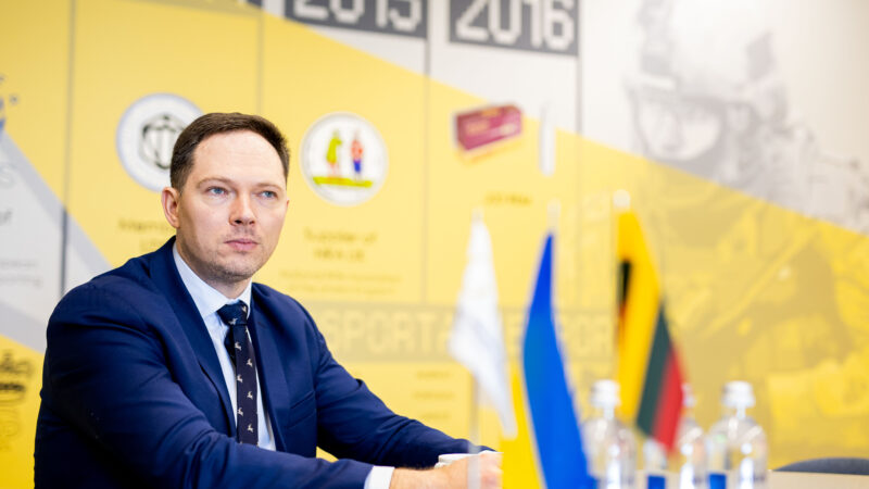 Degalų kainų ribojimas – ne išeitis? Vaitiekūnas įspėja apie didelę kainą biudžetui