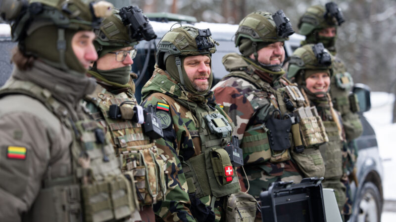 Lietuvos šaulių sąjungos atstovas: modernūs dronai leis greičiau reaguoti į kontrabandinių balionų nusileidimus