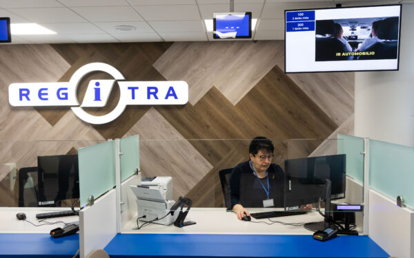 Teismas kirto griežtai: už neteisėtus susitarimus „Regitroje“ skirtos penkiaženklės baudos