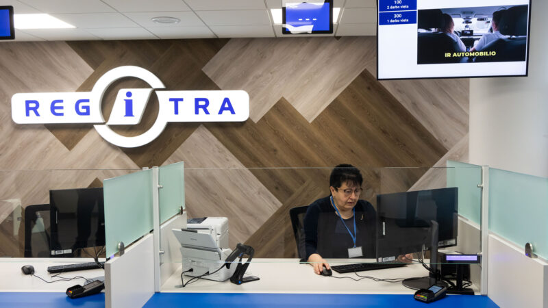 Teismas kirto griežtai: už neteisėtus susitarimus „Regitroje“ skirtos penkiaženklės baudos