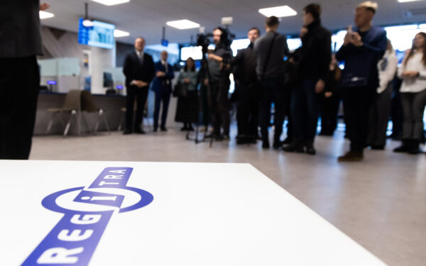 „Regitros“ darbuotojai reikalauja kompensacijos: kreiptasi į Darbo ginčų komisiją