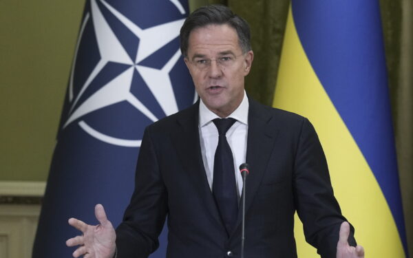 „Turime daryti viską“: NATO vadovas ragina neužmiršti Kyjivo
