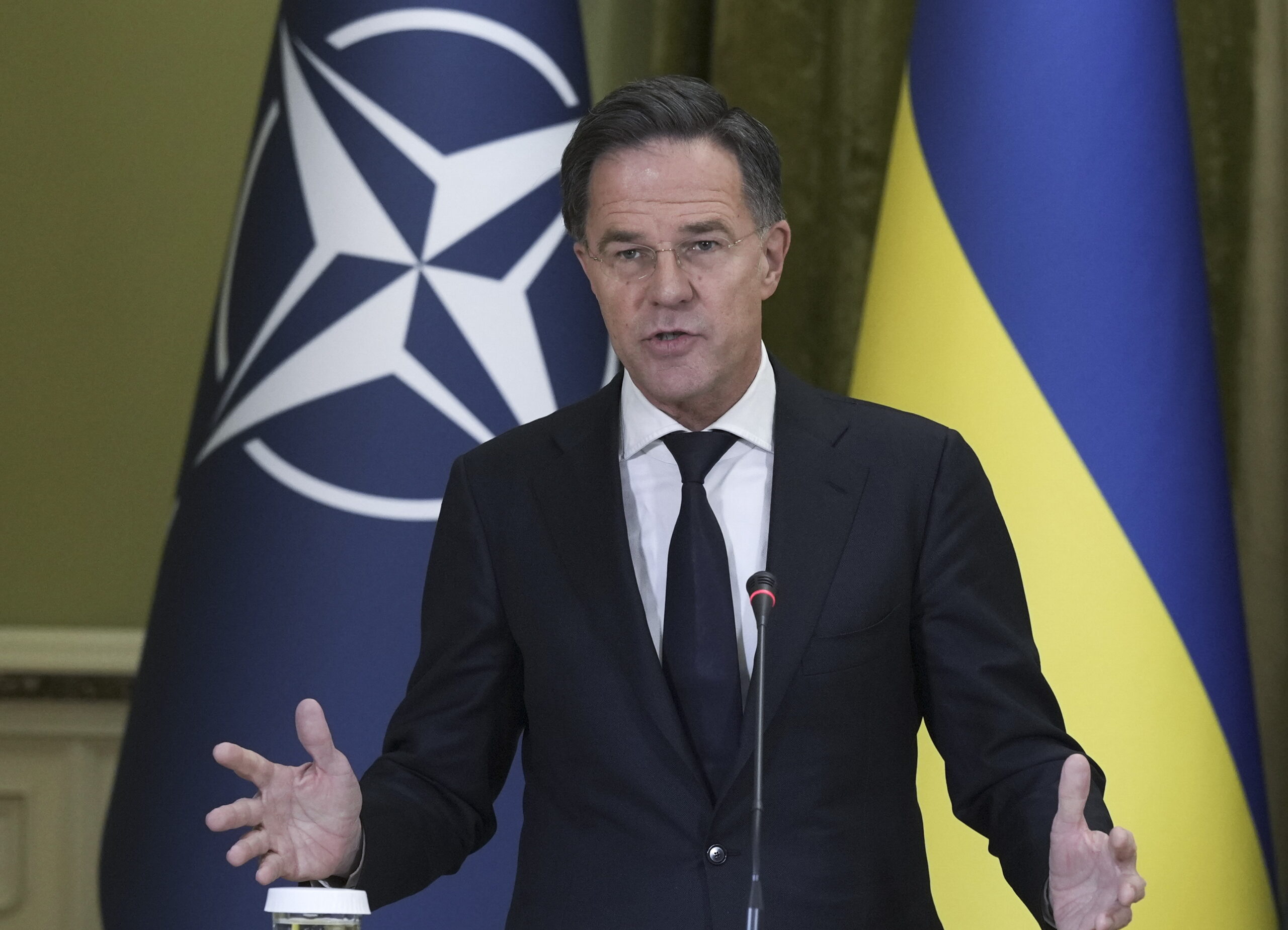 „Turime daryti viską“: NATO vadovas ragina neužmiršti Kyjivo