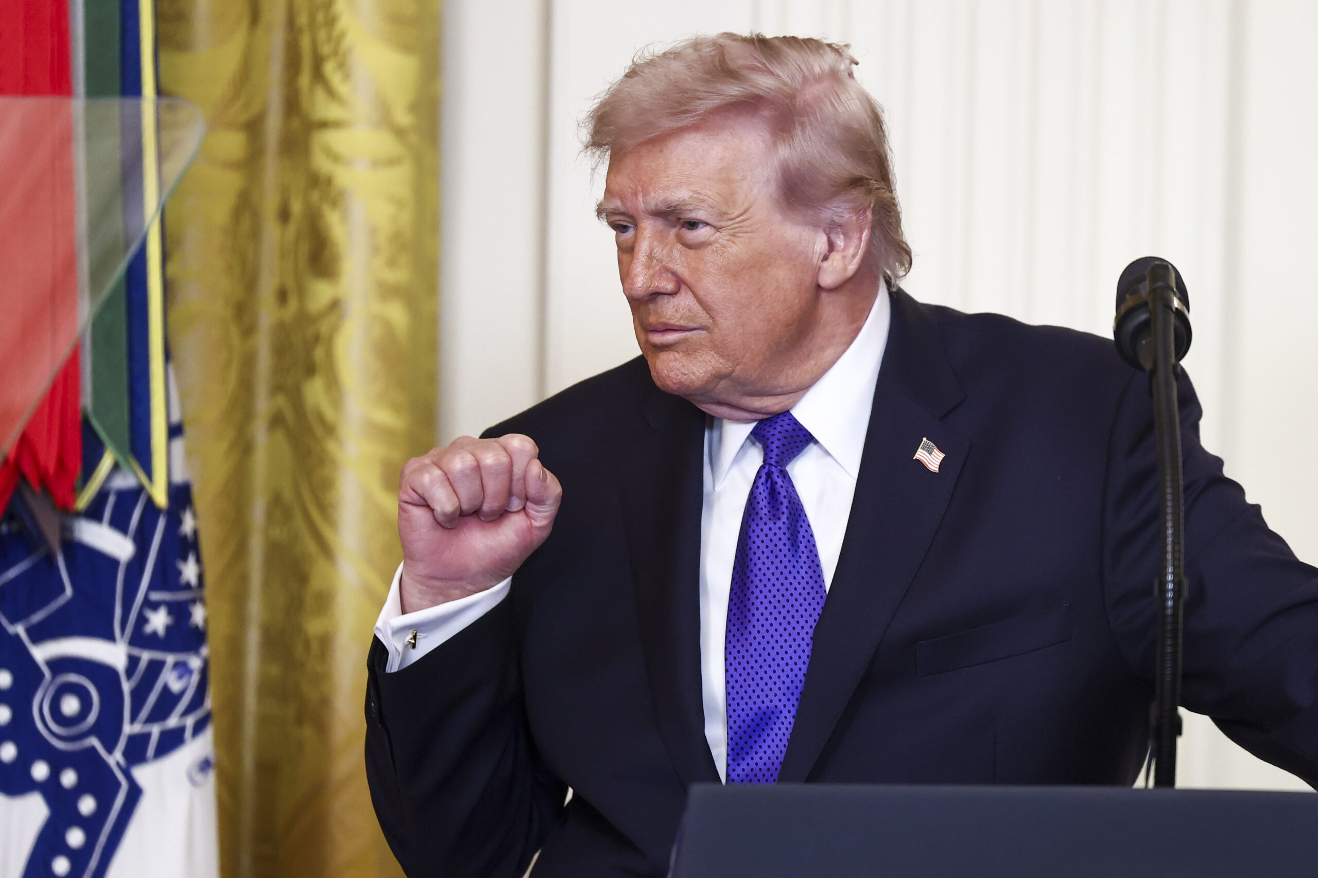 Trumpo grasinimai dėl NATO sulaukė atkirčio: kas vyksta JAV politikoje?