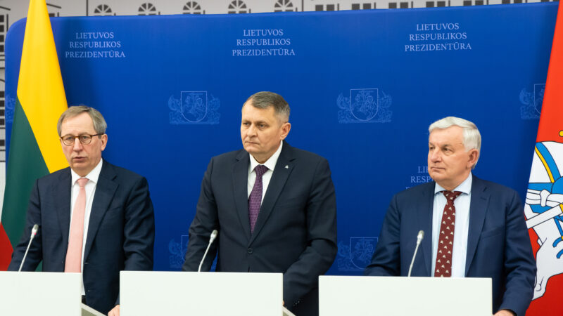 Pokyčiai migracijos politikoje: Nausėda siūlo riboti užsieniečių galimybes likti Lietuvoje