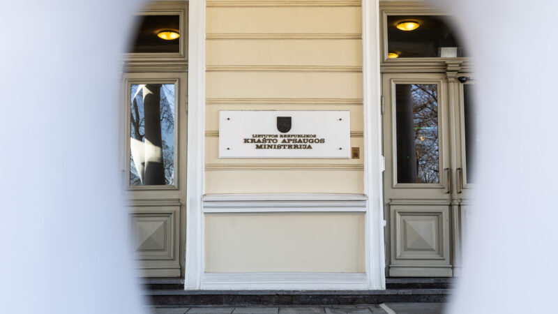Apklausos duomenys verčia suklusti: atskleidė tikrąjį lietuvių požiūrį į poligonus ir gynybą