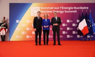 Ursula von der Leyen Branduolinės energetikos viršūnių susitikimą Paryžiuje. EPA/ABDUL SABOOR