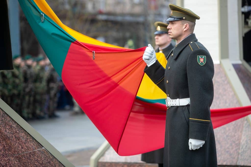 Trijų Baltijos valstybių vėliavų pakėlimo ceremonija Nepriklausomybės aikštėje. ELTA / Orestas Gurevičius