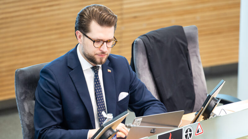 Savickas kritikuoja valdžią: jie laukia, kol kuro kainų problema išsispręs pati