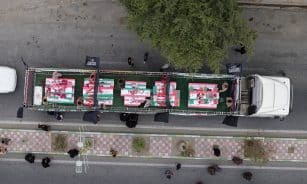 Žuvusiųjų per smūgį mokyklai Irane laidotuvės. EPA-ELTA