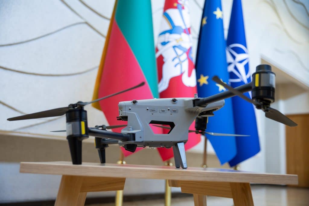 Dronas kovai su kontrabanda. ELTA / Andrius Ufartas