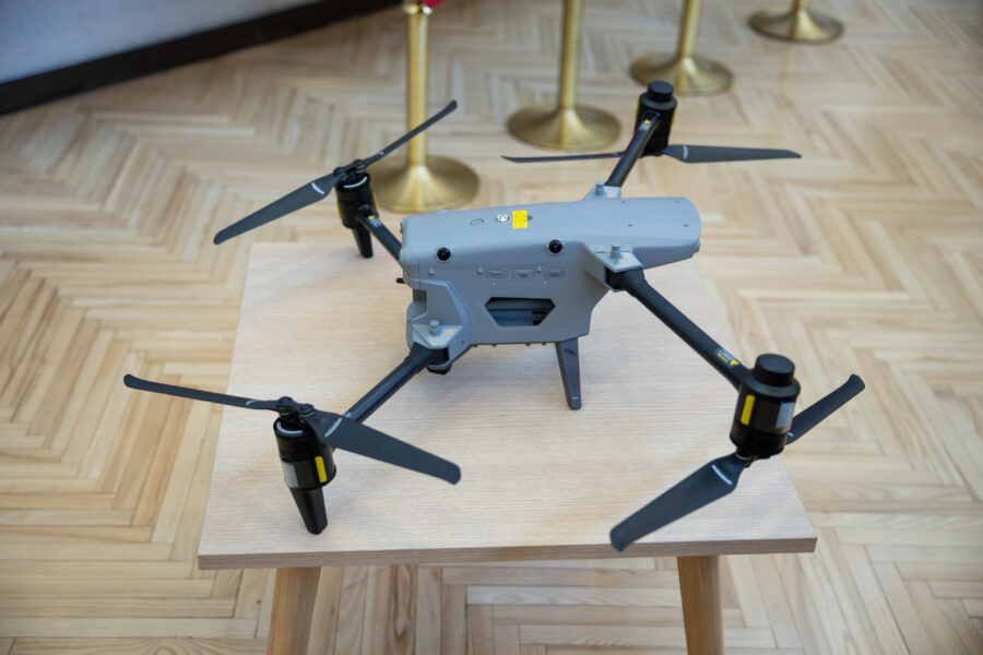 LR Vyriausybė priėmė modernius industrinius dronus. ELTA / Andrius Ufartas