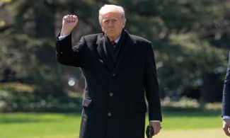 Trumpas grasina susprogdinti didelį dujų telkinį, kuriuo dalijasi Iranas ir Kataras. EPA-ELTA