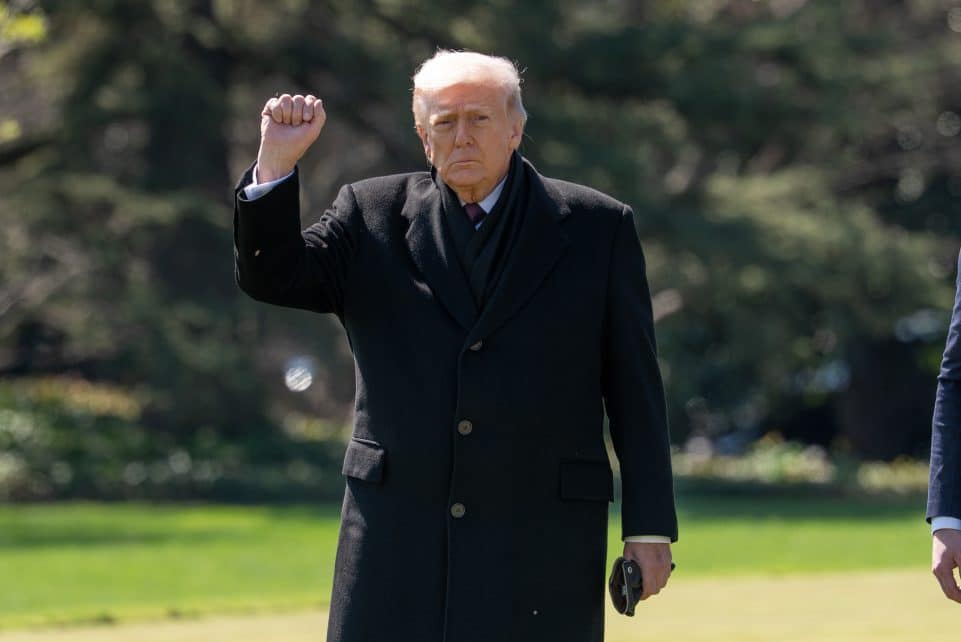 Trumpas grasina susprogdinti didelį dujų telkinį, kuriuo dalijasi Iranas ir Kataras. EPA-ELTA