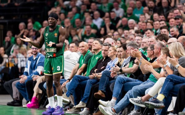 „Žalgirio krepšinio centrui“ – įspėjimas dėl diskriminacijos sirgalių sektoriuje: nepardavė bilieto