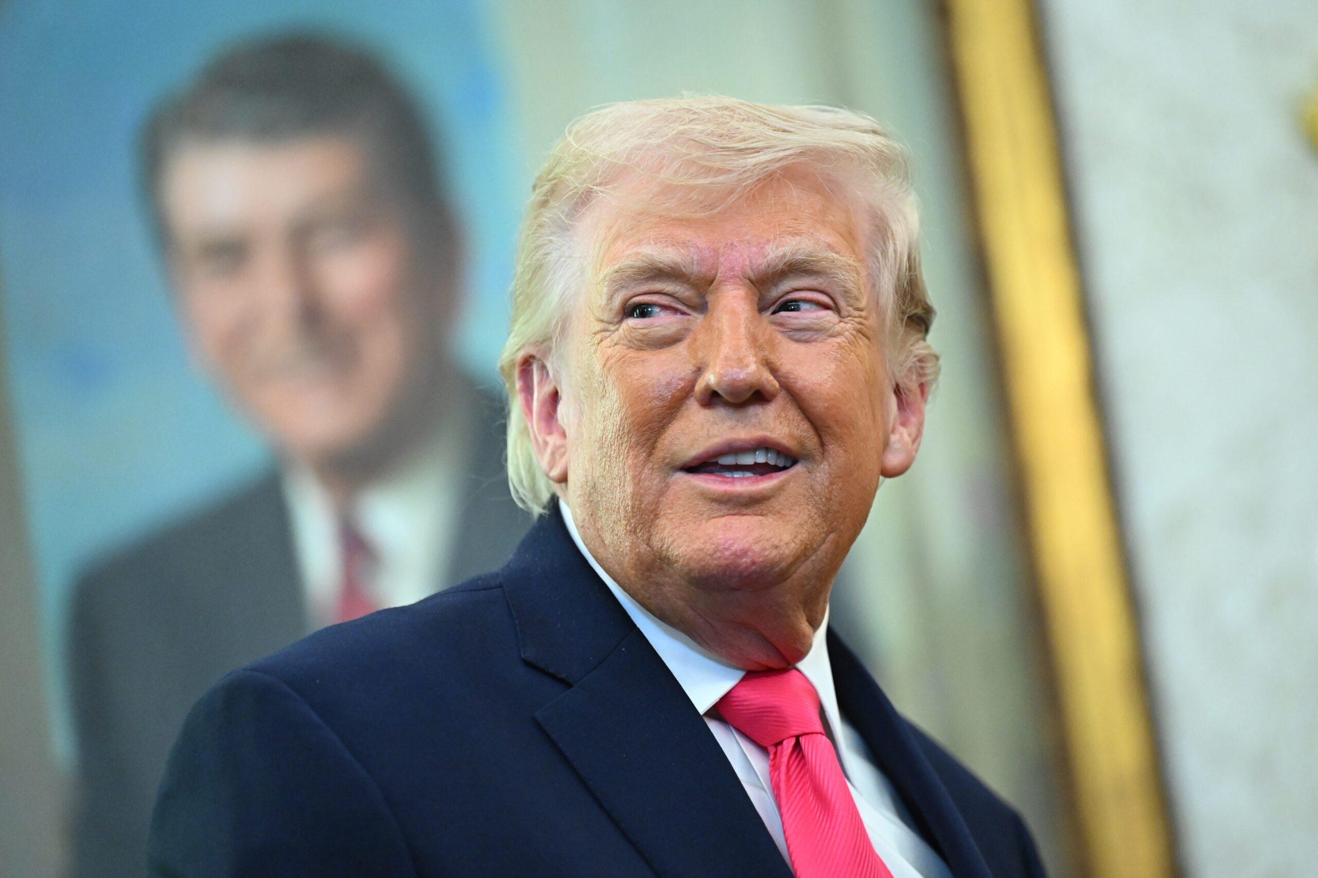 Trumpo reitingai smunka: pasiektas žemiausias taškas nuo sugrįžimo į valdžią