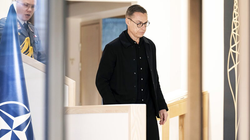 Suomijos prezidentas siunčia nerimo signalą: taikos derybos tarp Ukrainos ir Rusijos gali būti pasiekusios aklavietę