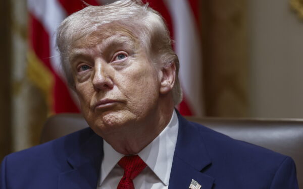 Pasaulį nustebinęs pareiškimas: Trumpas atsisako padėti ir ragina veikti patiems