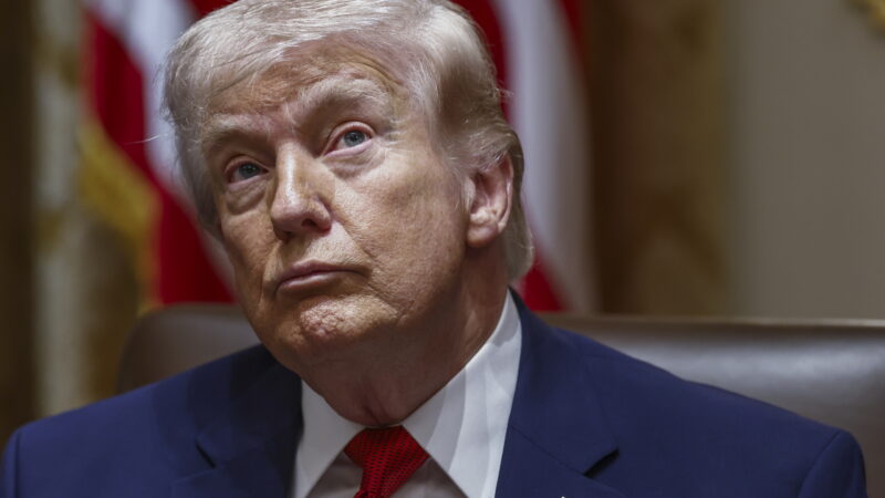 Prieštaringi signalai: Donaldas Trumpas žada taiką, tačiau konfliktas tik gilėja