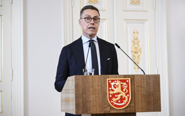 Po dronų incidento Suomijoje – aiški žinia: Alexander Stubbs ramina gyventojus