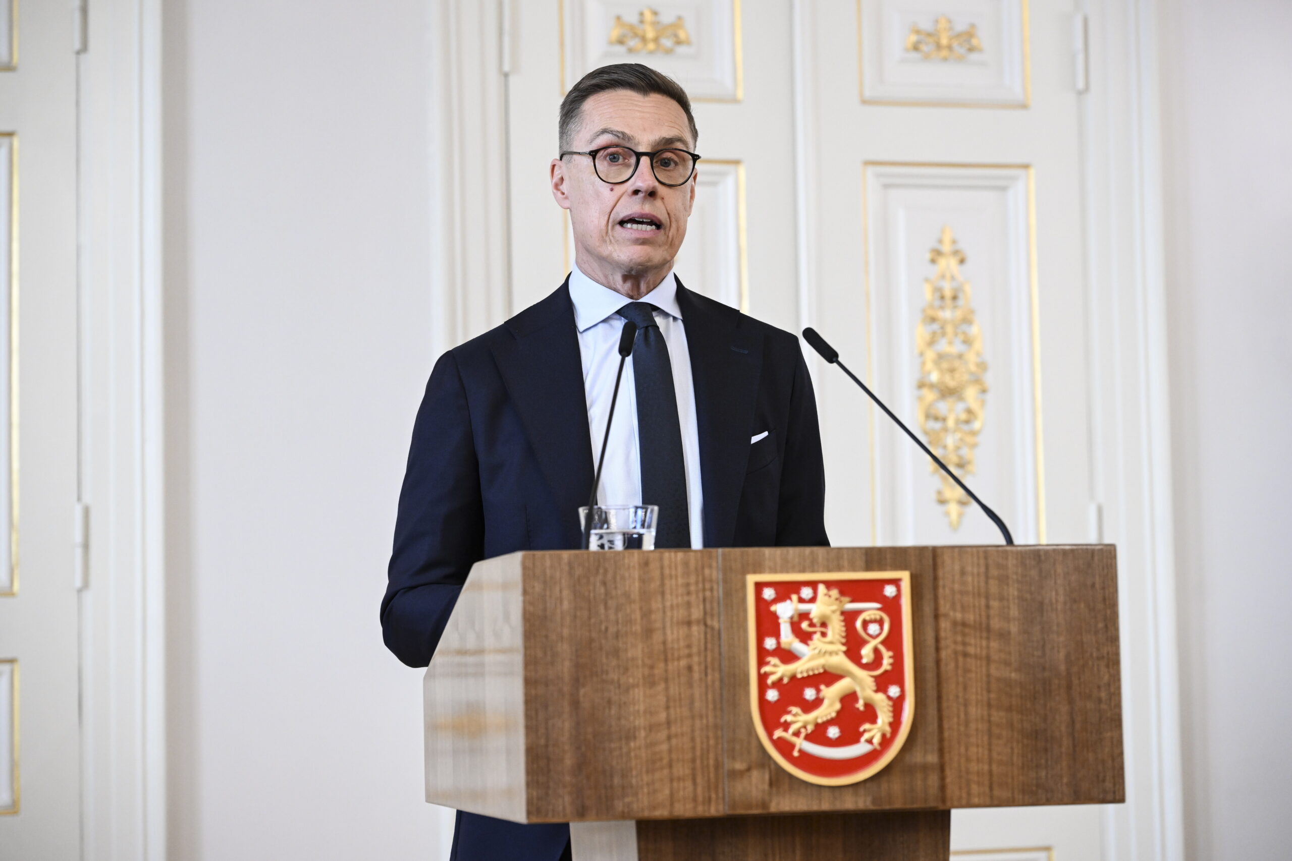 Po dronų incidento Suomijoje – aiški žinia: Alexander Stubbs ramina gyventojus