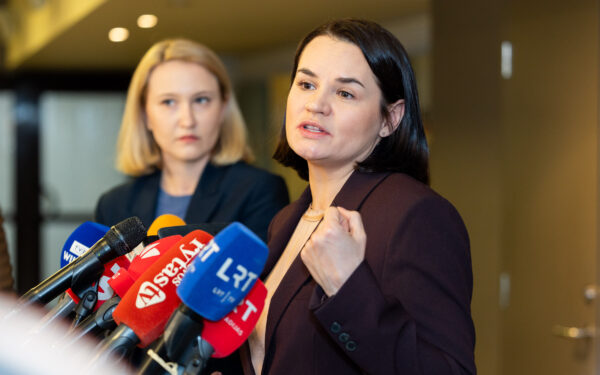 Paleisti kaliniai – dar ne pergalė: Baltarusijos opozicijos lyderė įvardijo tikrąjį tikslą