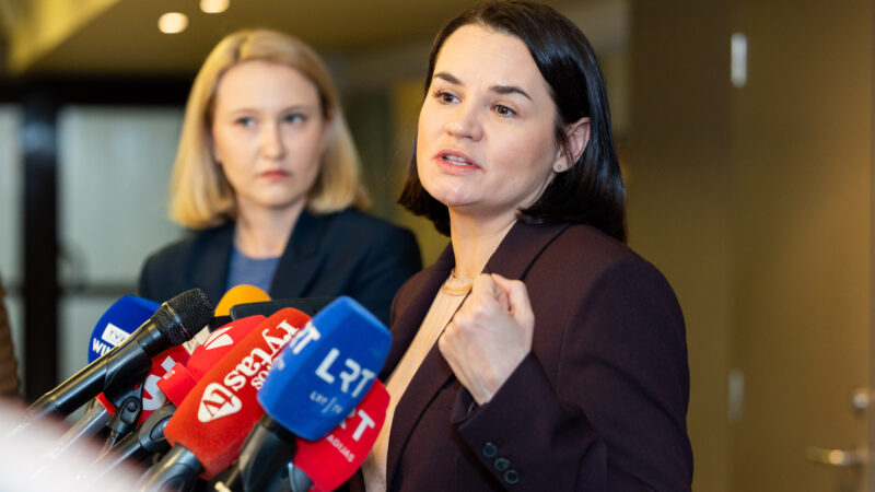 Paleisti kaliniai – dar ne pergalė: Baltarusijos opozicijos lyderė įvardijo tikrąjį tikslą