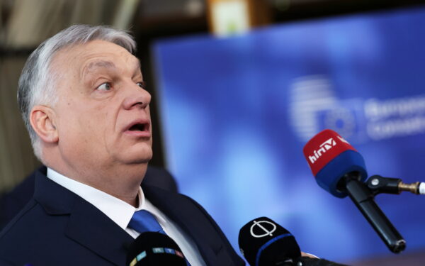 Zelenskis įspėja: dėl Vengrijos sprendimo prarastas kritinis mėnuo, laukia skaudžios pasekmės