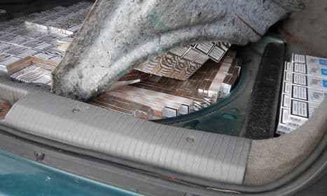 Kontrabandines cigaretes gabenęs klaipėdietis nuo bausmės neišsisuko. VSAT nuotr.