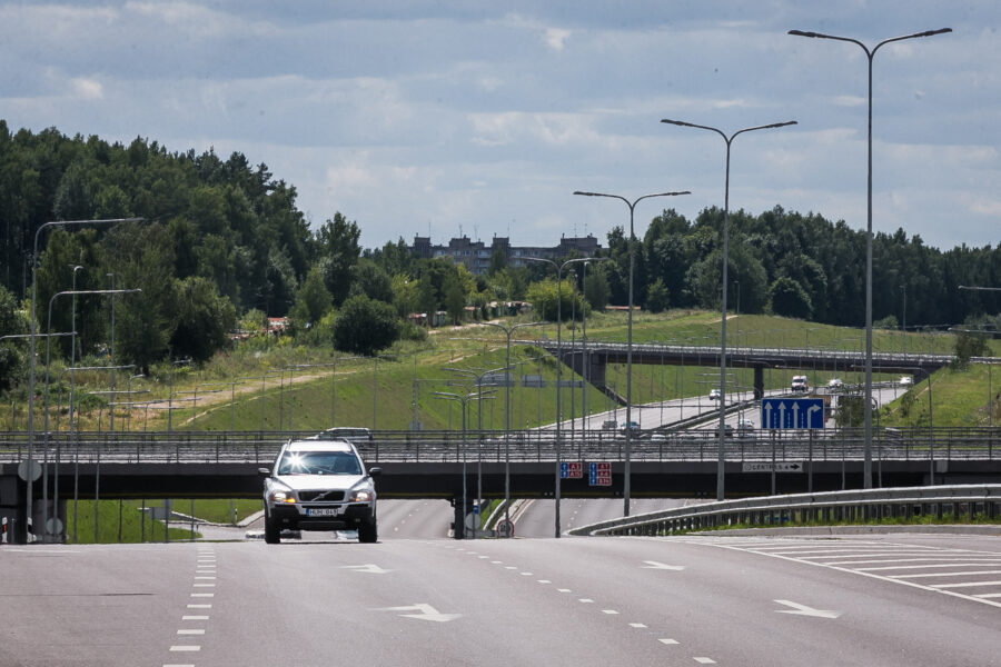 Kelių priežiūrai bus skiriama 19 milijonų eurų. Martyno Ambrazo (ELTA) nuotr.